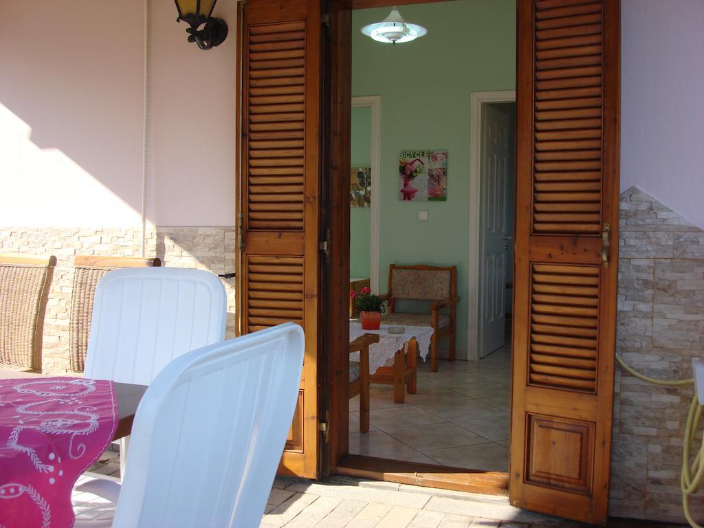 Melina 2 Apartment Koinira