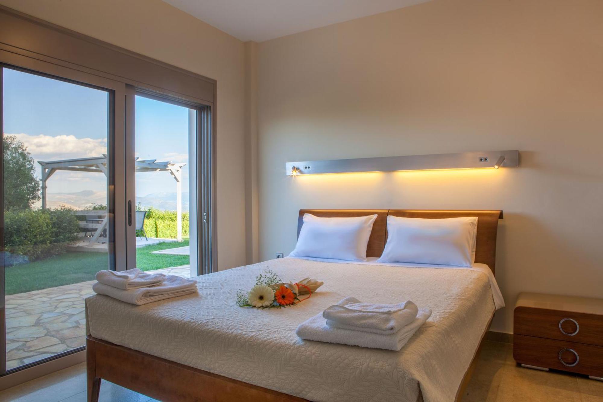 Artemis Nafplion * Tolo