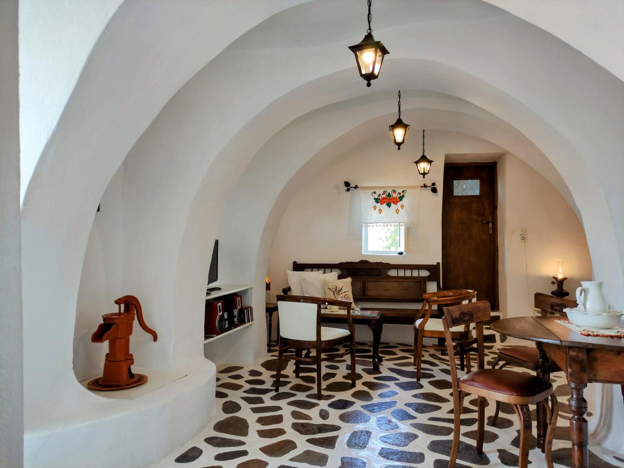 «astrofeggia» A Private Stone House Nature-seaview