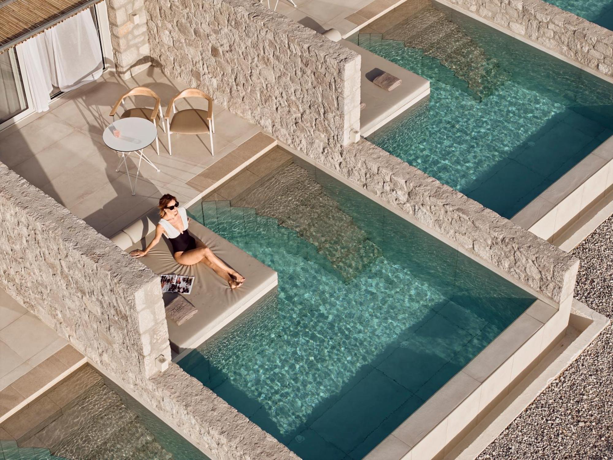 Civitas Milos Hotel *