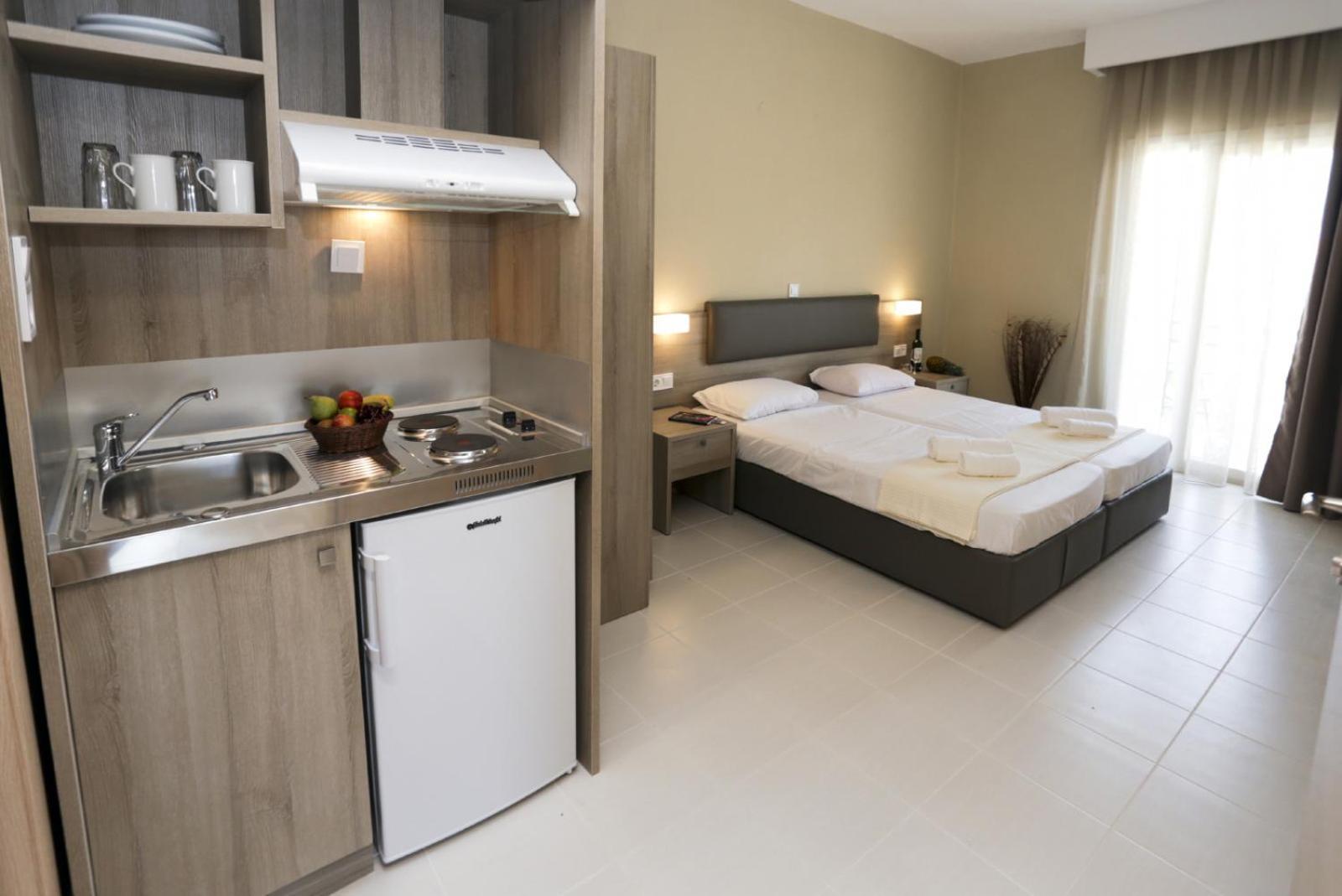Sirines Complex 2* Potos