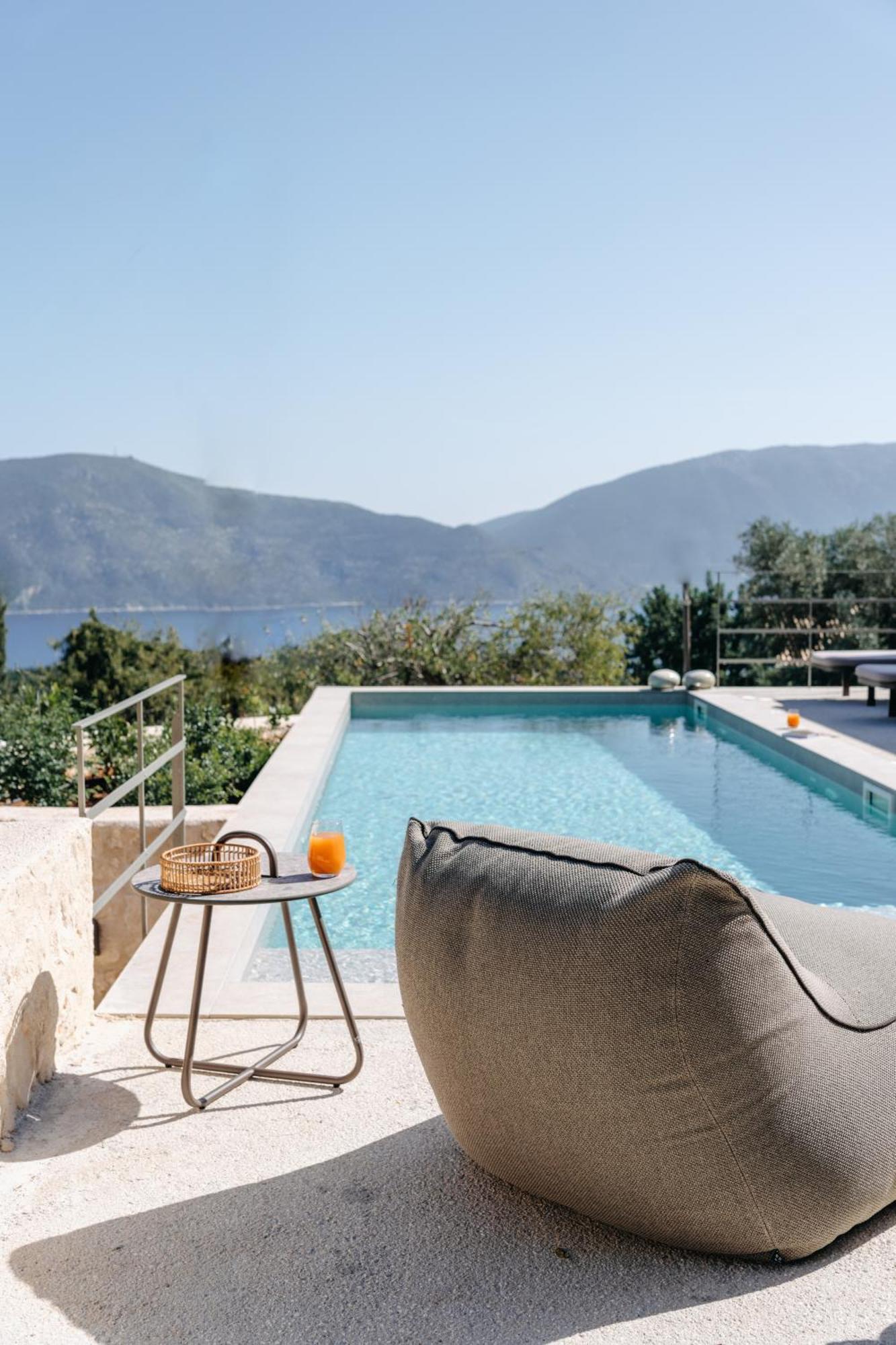 F Topia Villa *