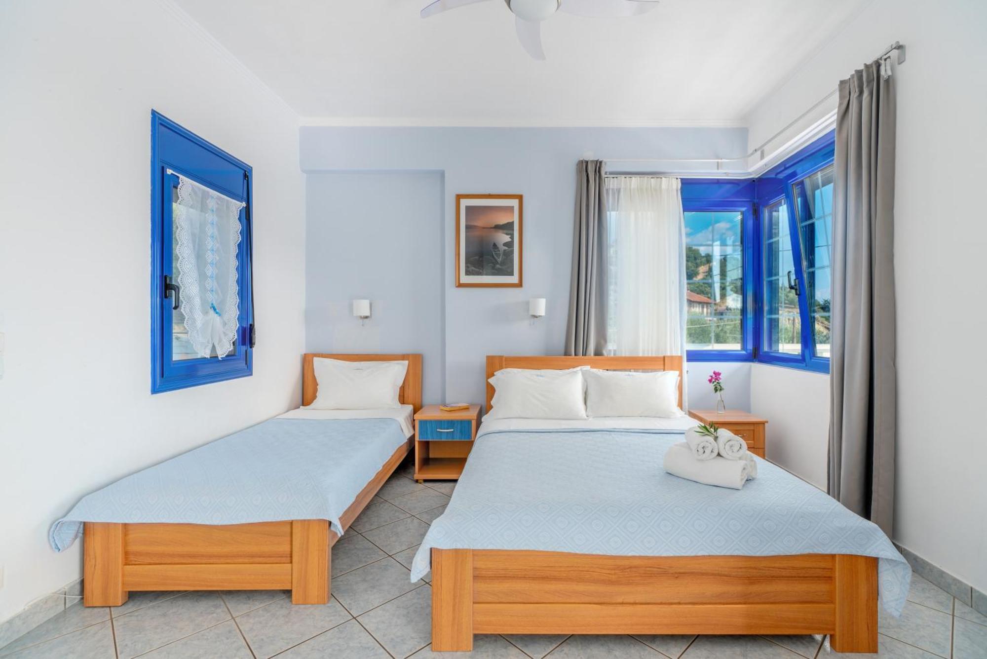 Hotel Mesogeios 2000