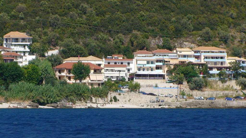 Leonidas Apartment *