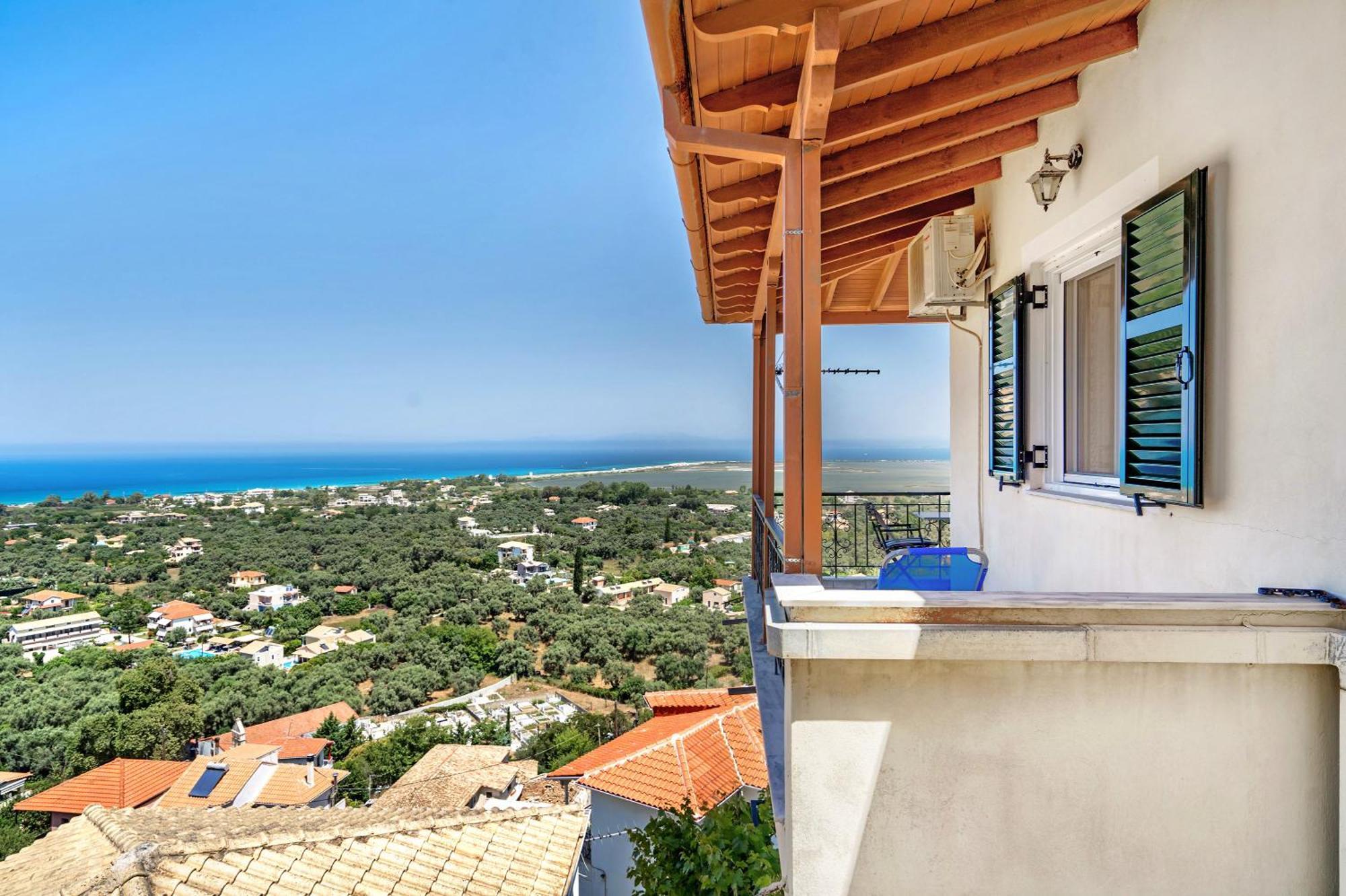 Apartment Lefkothea 4 *
