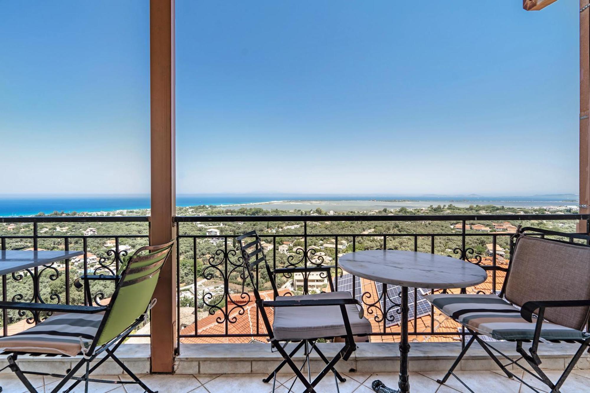 Apartment Lefkothea 2 *