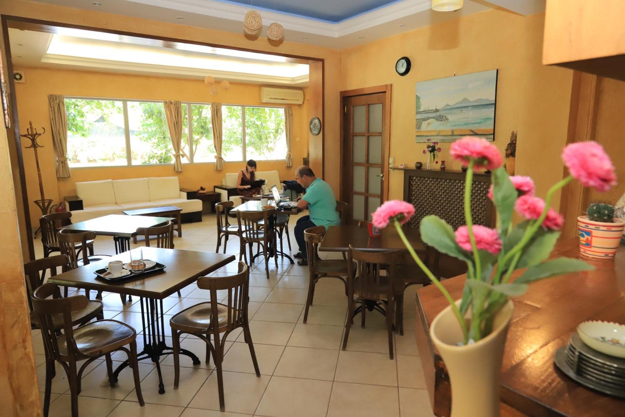 Hotel Ikaros Elliniko 2*