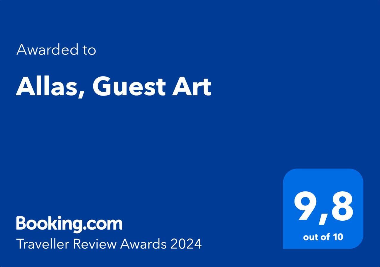 Apartment Allas, Guest Art *