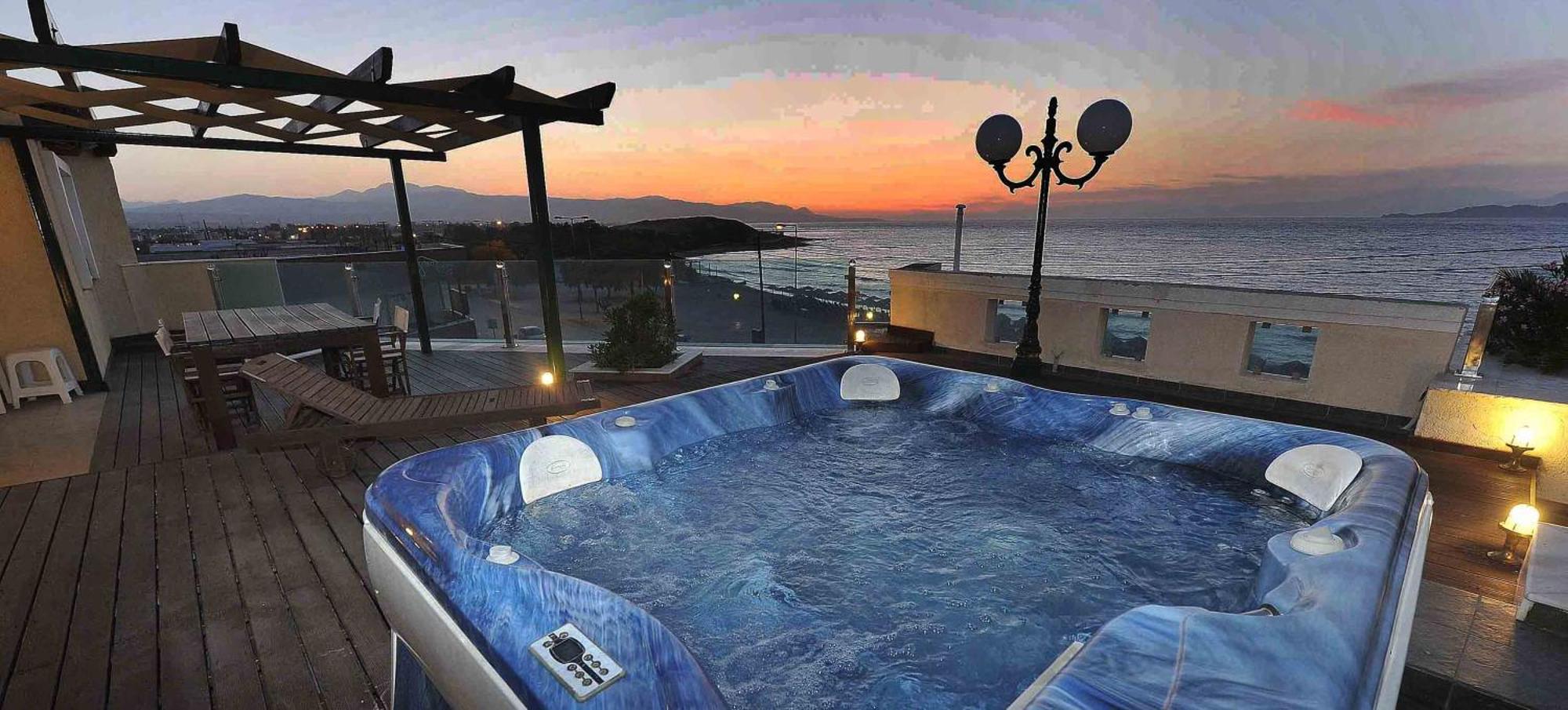 Livas Rooftop Seaview Apartment