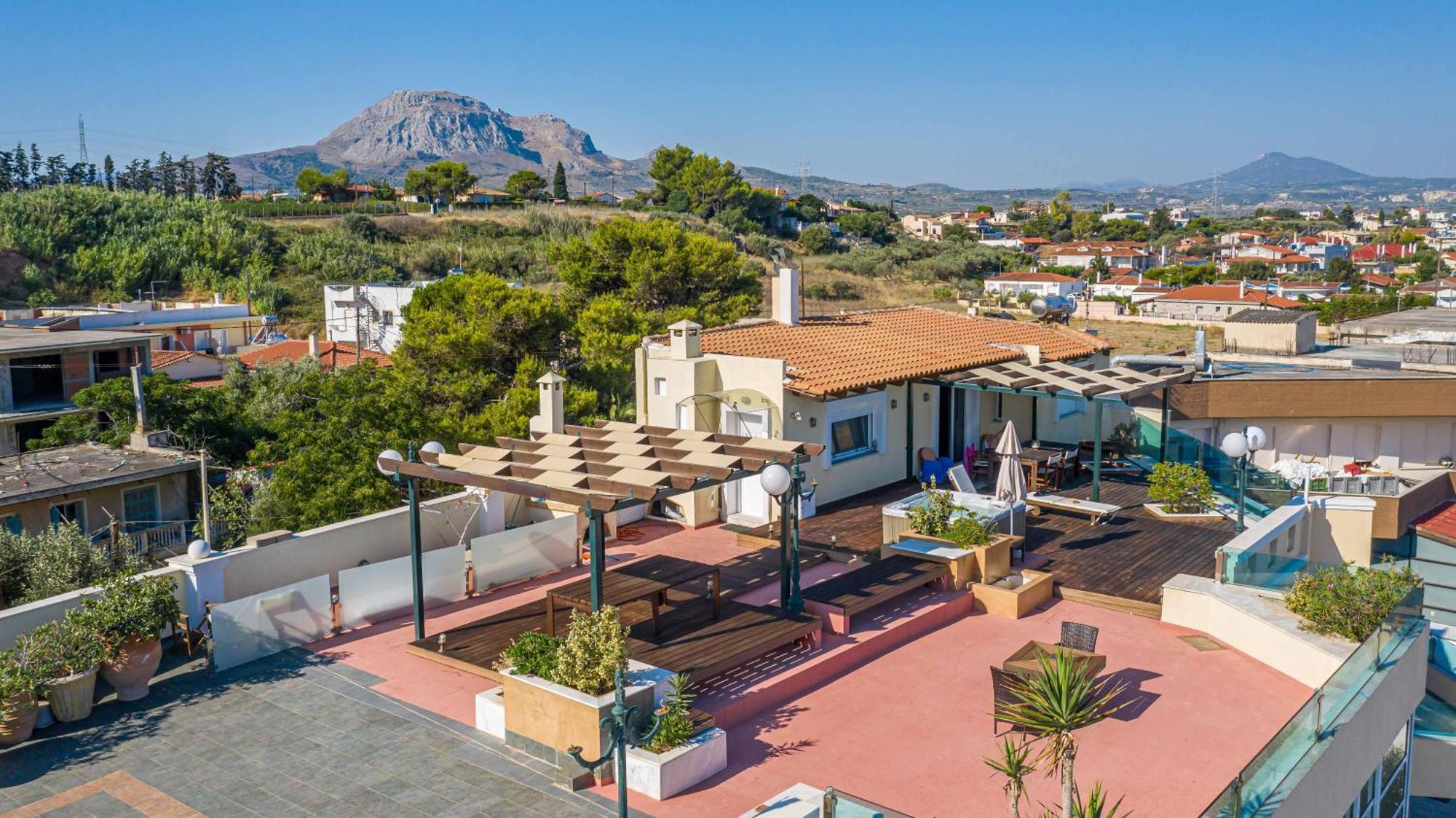 Livas Rooftop Seaview Apartment *