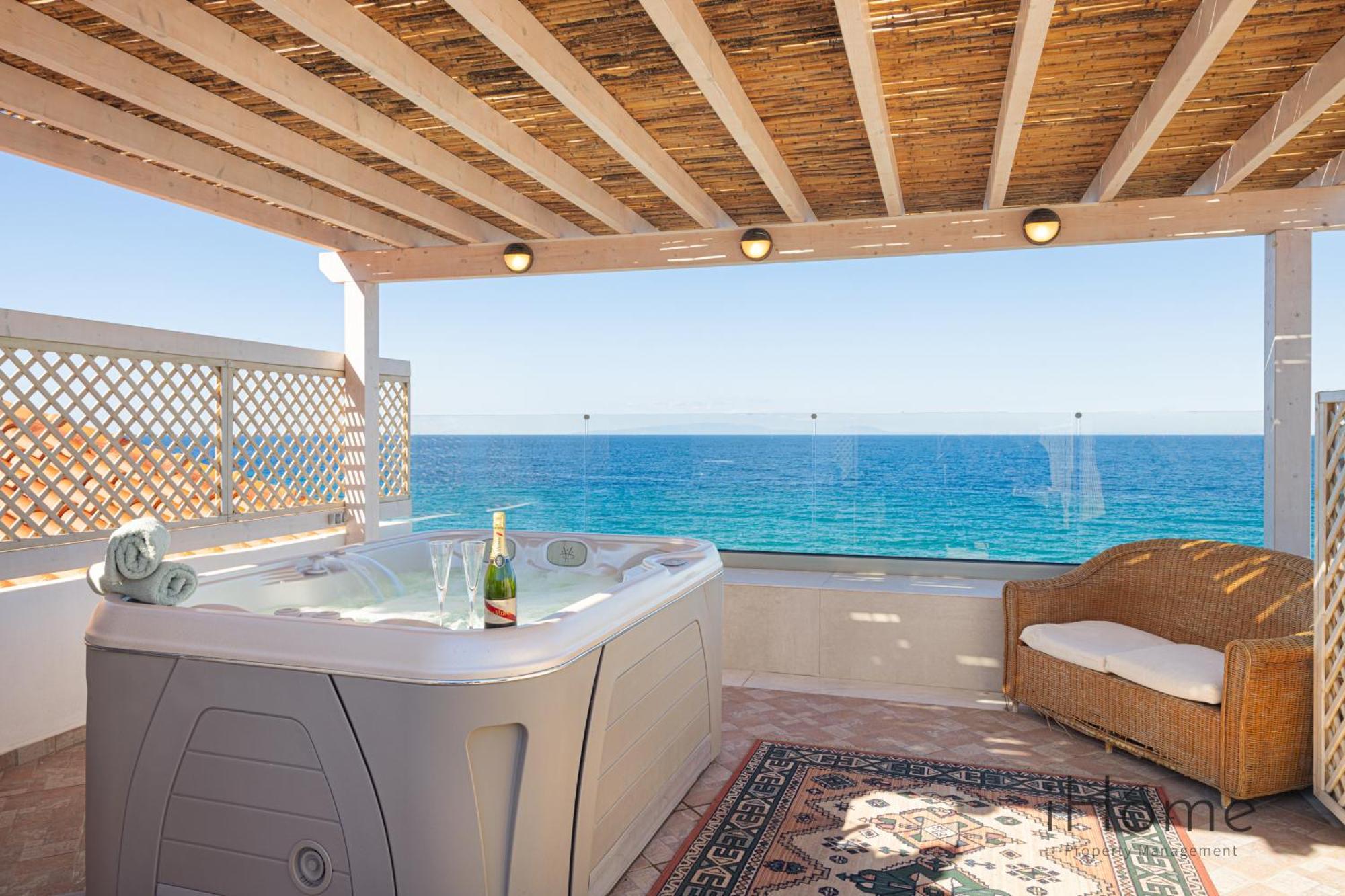 Villa The House - Mansion With Swimming Pool