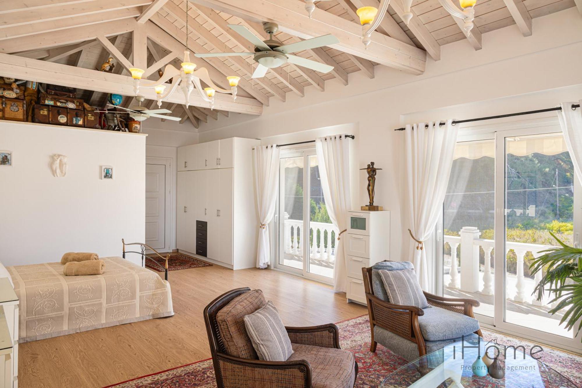 The House - Mansion With Swimming Pool * Kampos (Samos)
