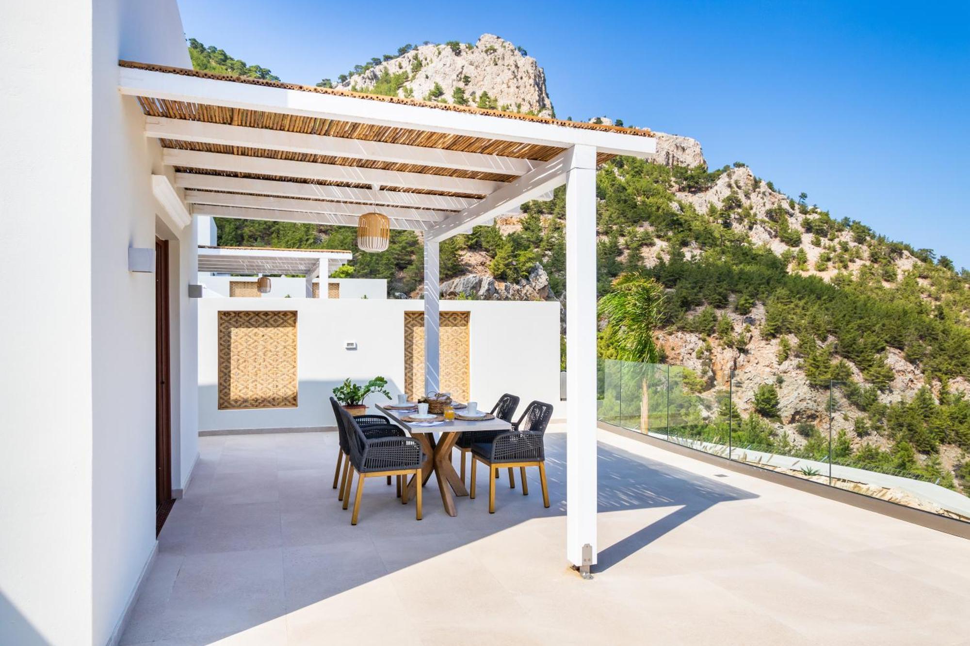 Mertelia Luxury