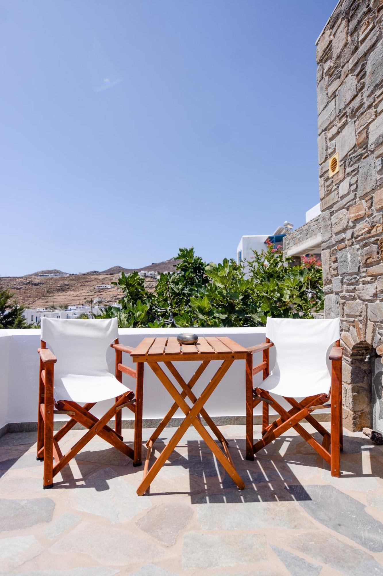 Pende Traditional Serifos Town