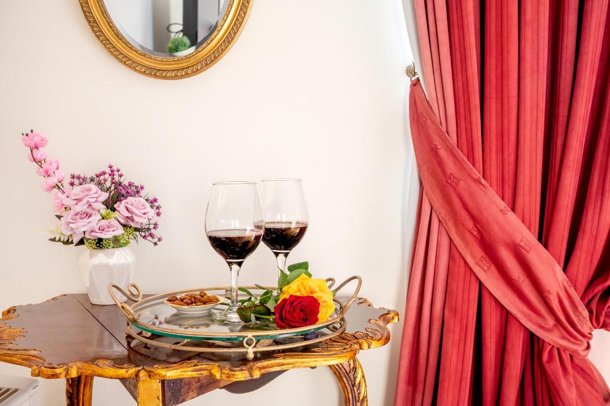 Artistic Luxury *