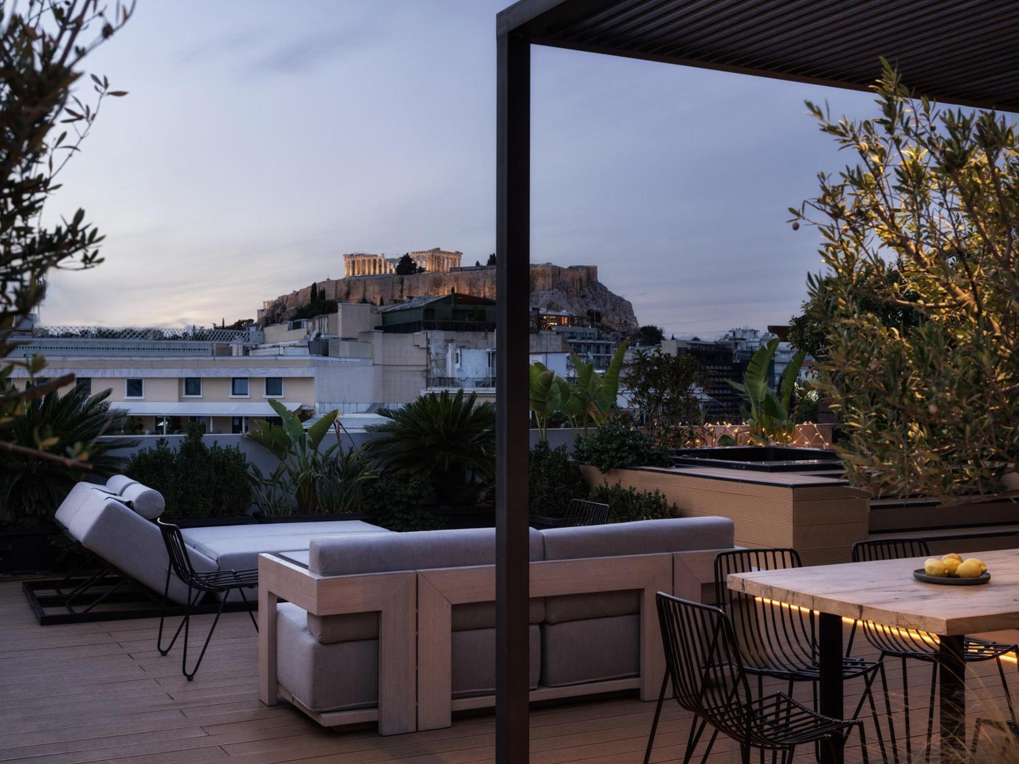 The Newel Acropolis 3*