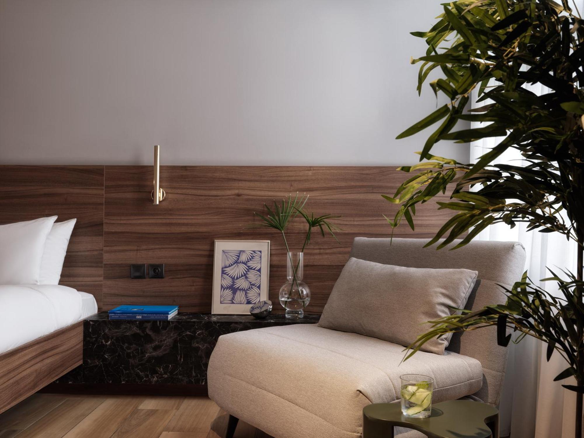 Aparthotel The Newel Acropolis 3*