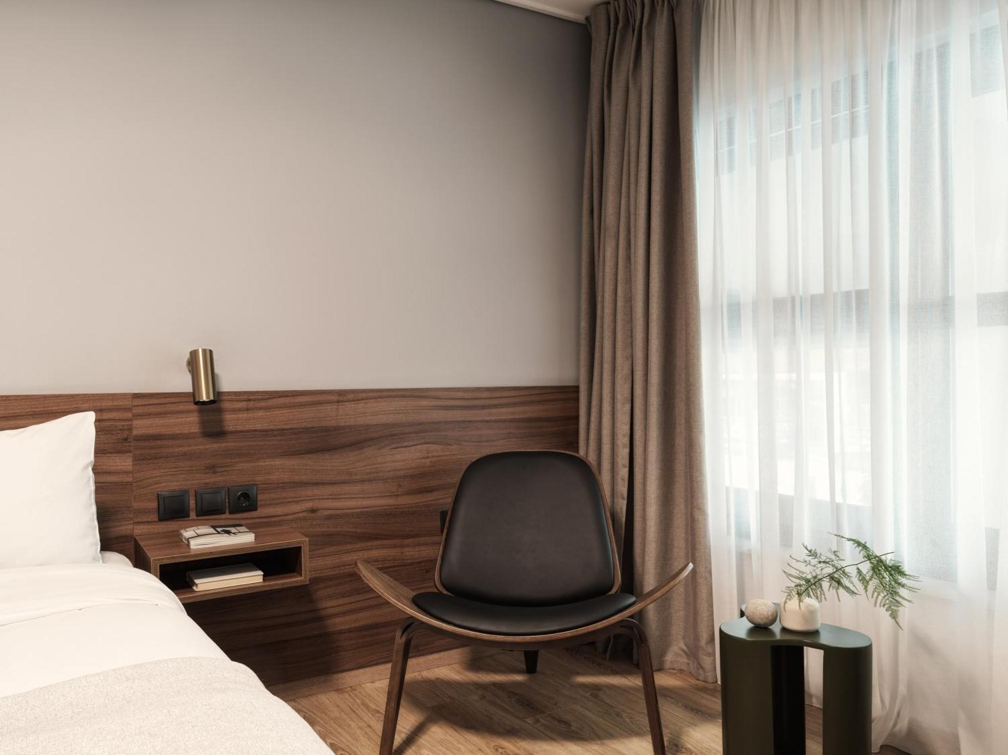 Aparthotel The Newel Acropolis 3*