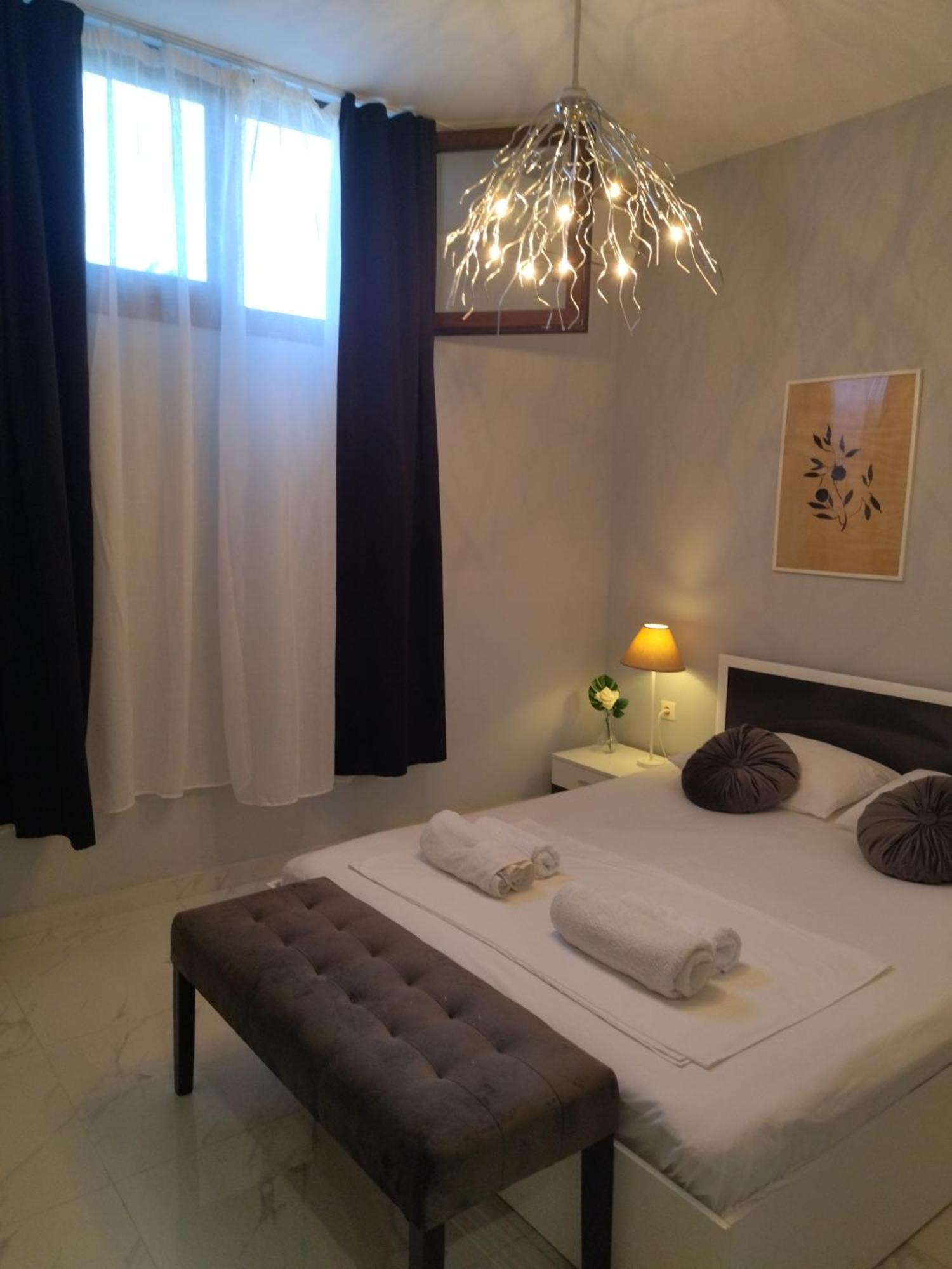 Stonehouse & Casa Al Sole E Al Mare Holiday home Nea Roda