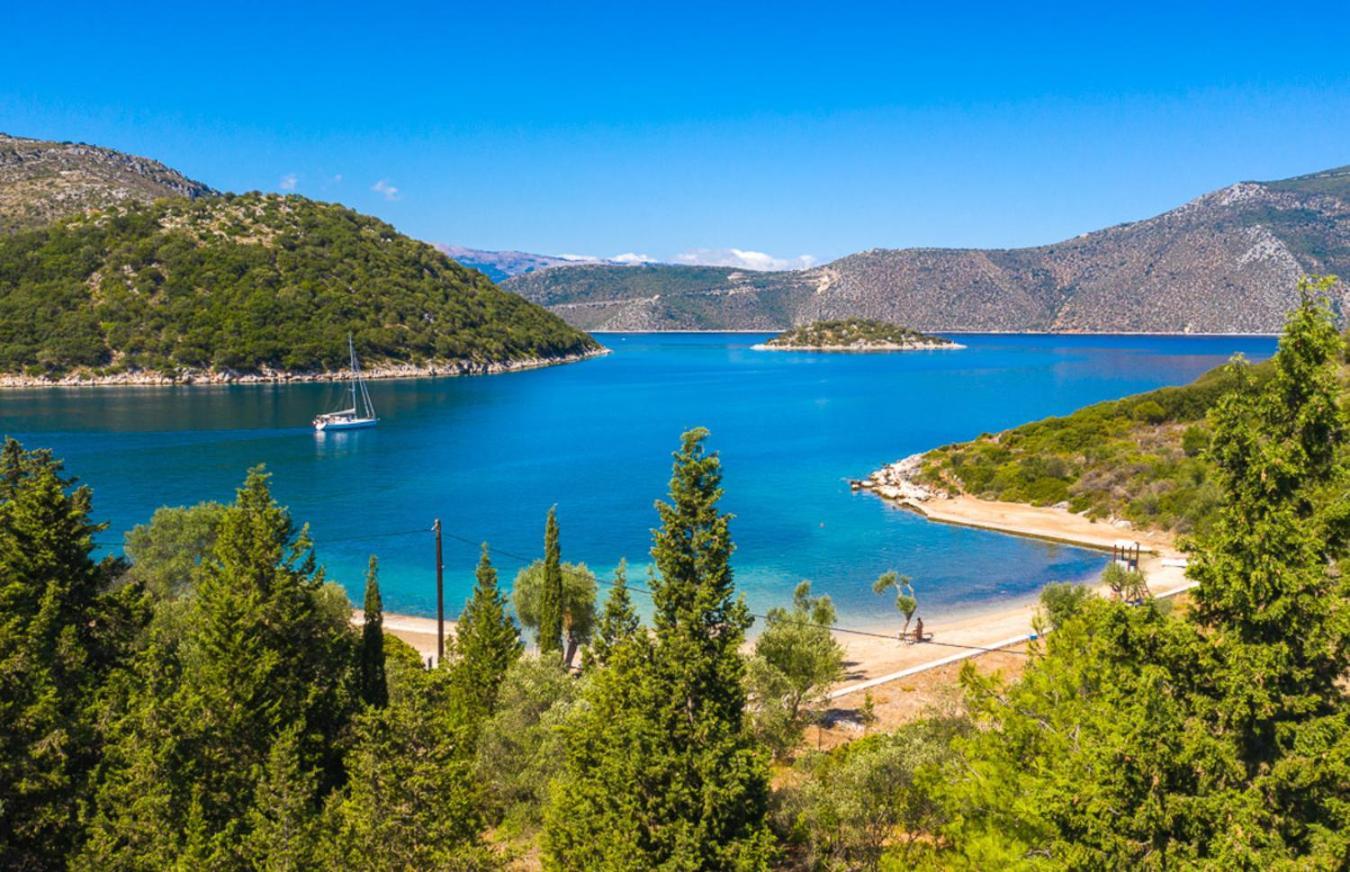 Villa Loutsa Waterside