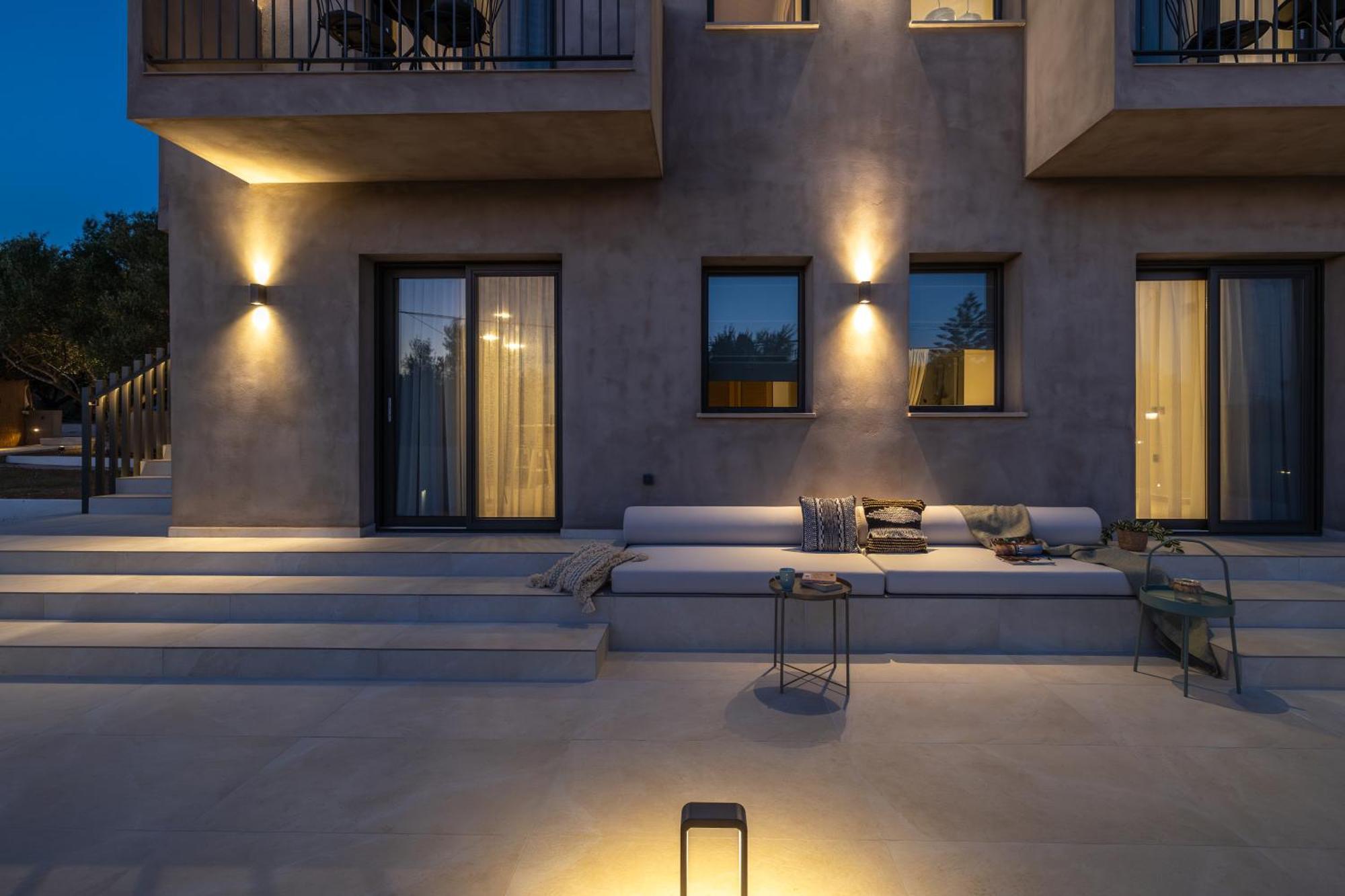 Topos Apartment