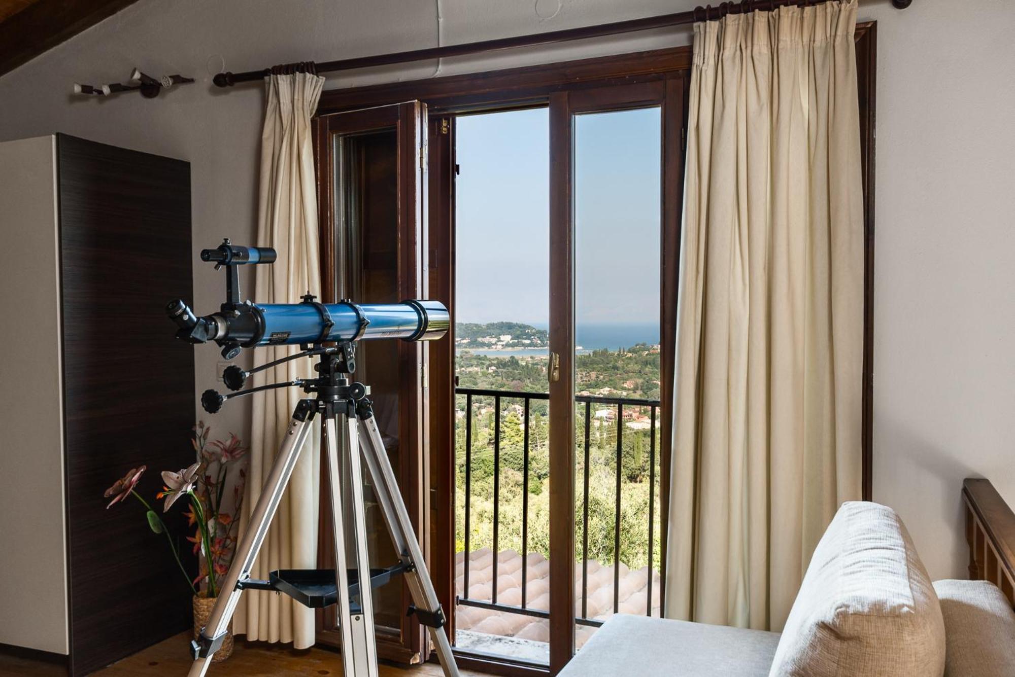 House With Private Mini Pool Jacuzzi & Holiday home Viros