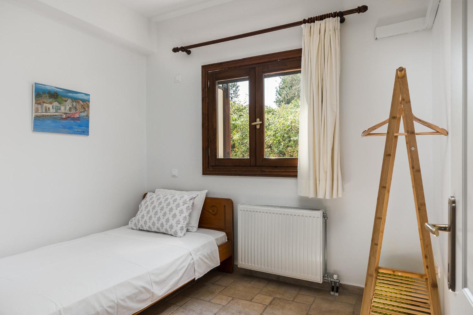 House With Private Mini Pool Jacuzzi & Holiday home Viros