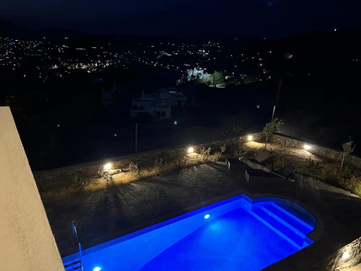 Stelios-korina With Pool And Stunning View In Syros Posidonia *