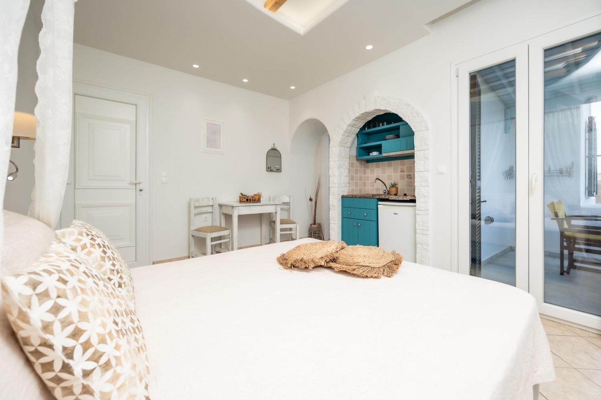 Aggeliki's Diamond Aparthotel 2*