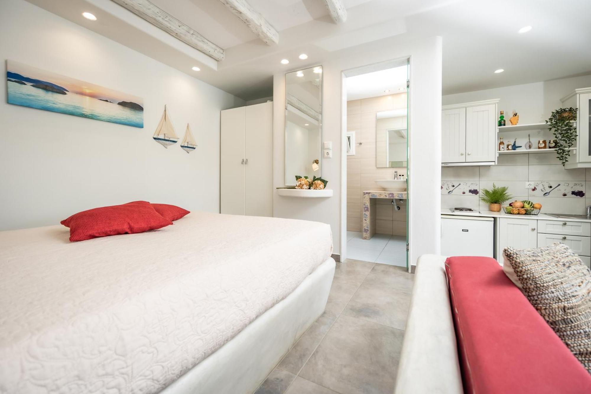 Aggeliki's Diamond Aparthotel 2*