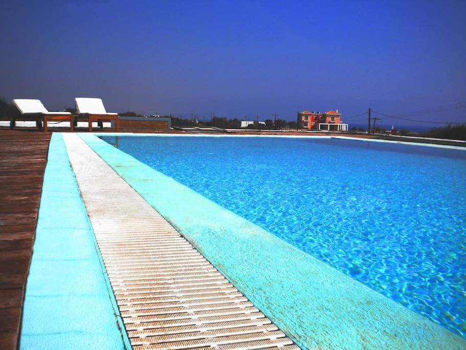 Villa Cristelia Seafront & Pool