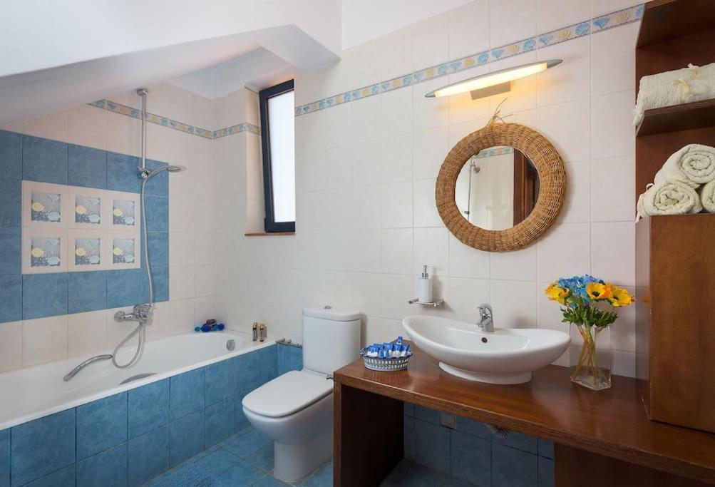 Villa Cristelia Seafront & Pool