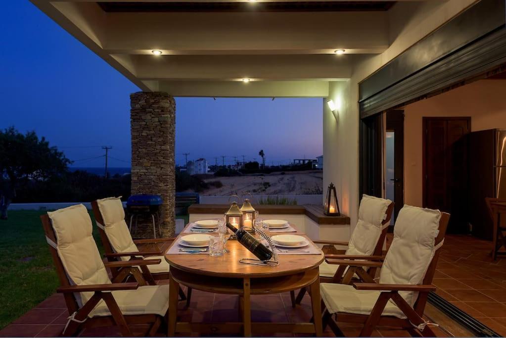 Villa Cristelia Seafront & Pool *