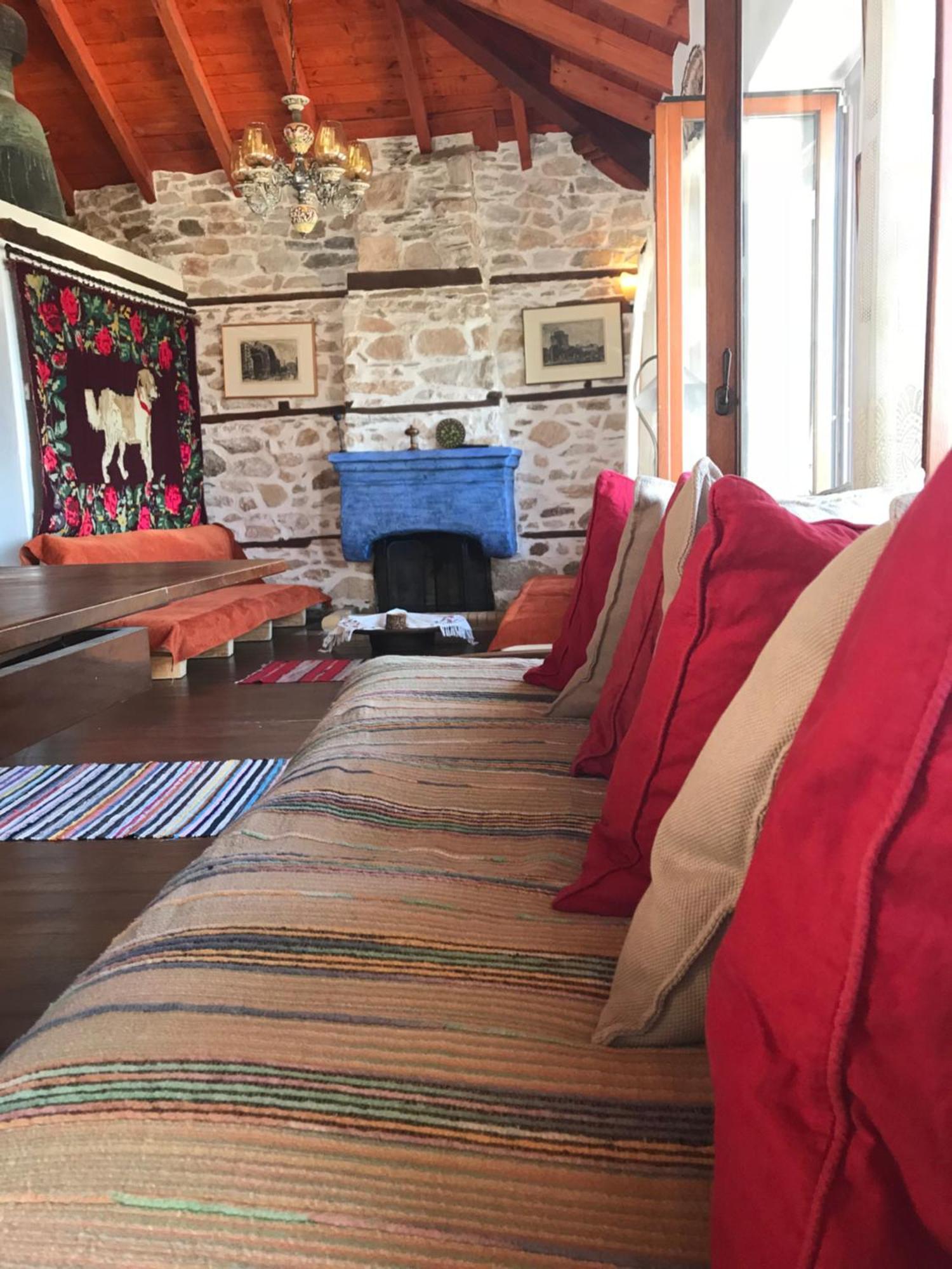 Annousa's House & Aparthotel