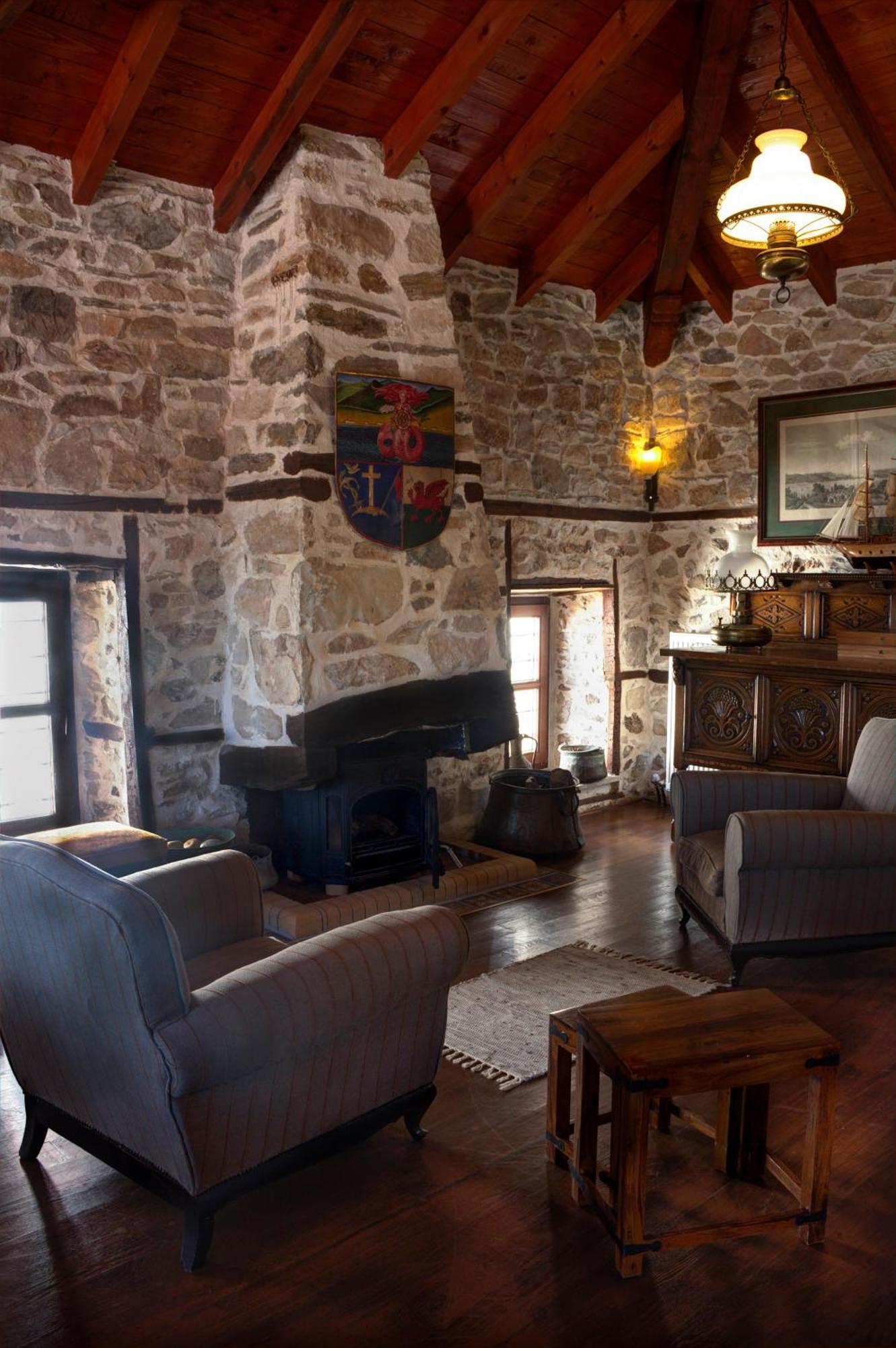 Annousa's House & Aparthotel