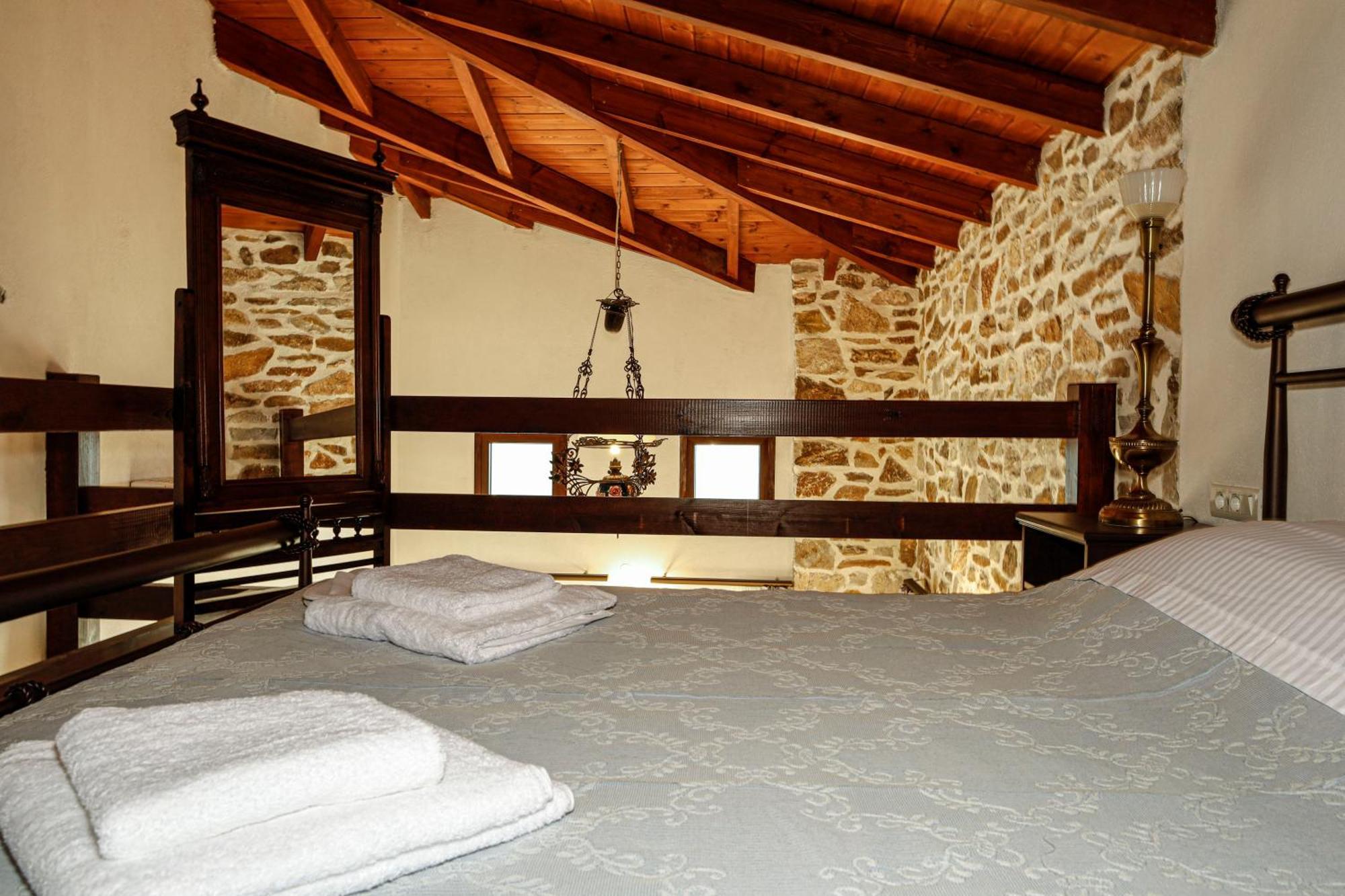 Annousa's House &