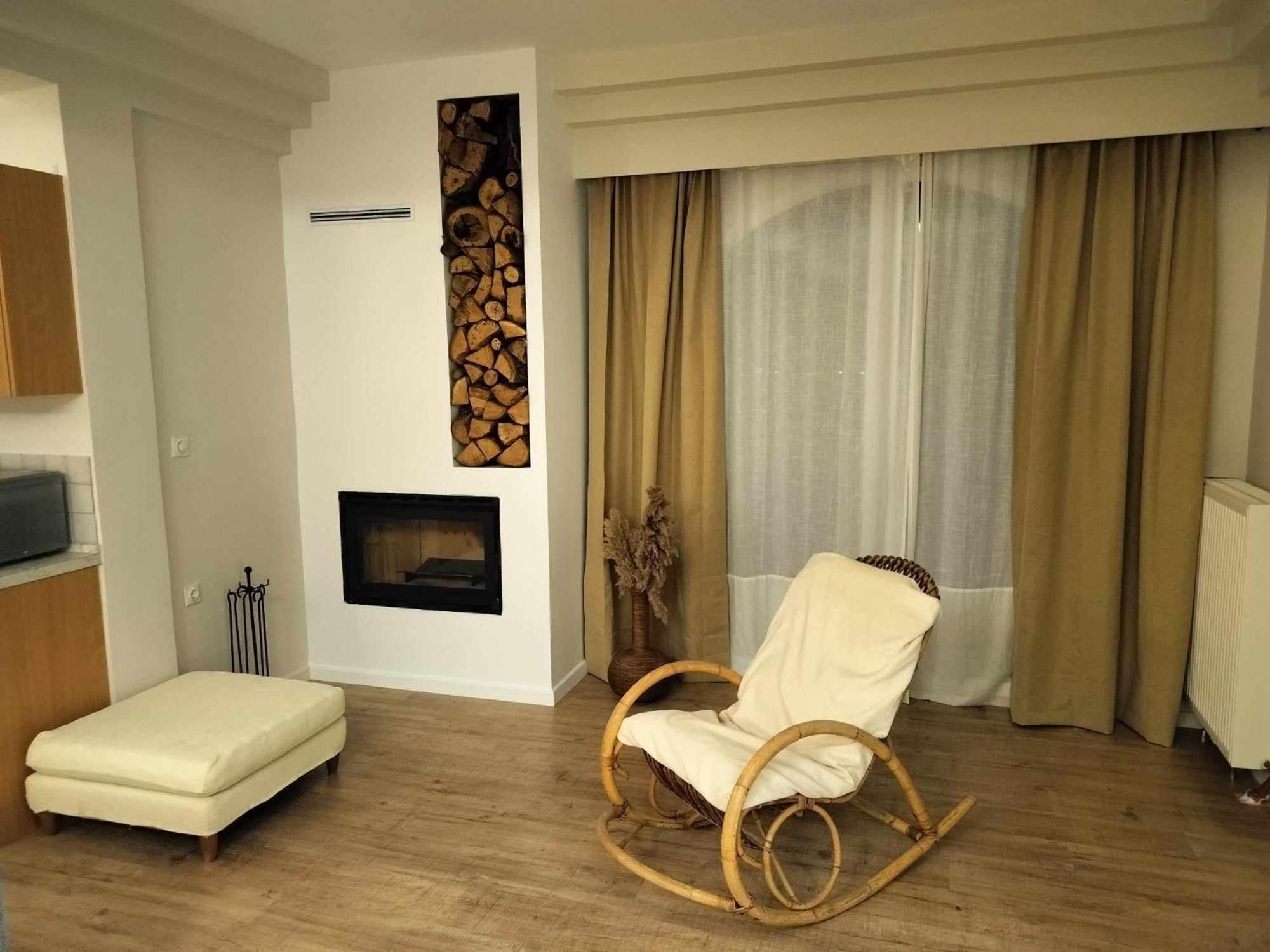 Achilles Apartment