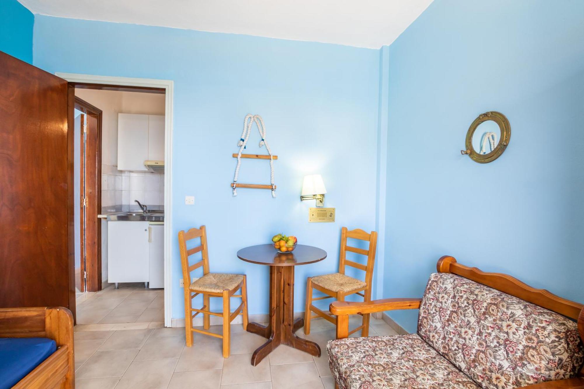 P I G A D I A B A Y Aparthotel Karpathos Town (Pigadia)
