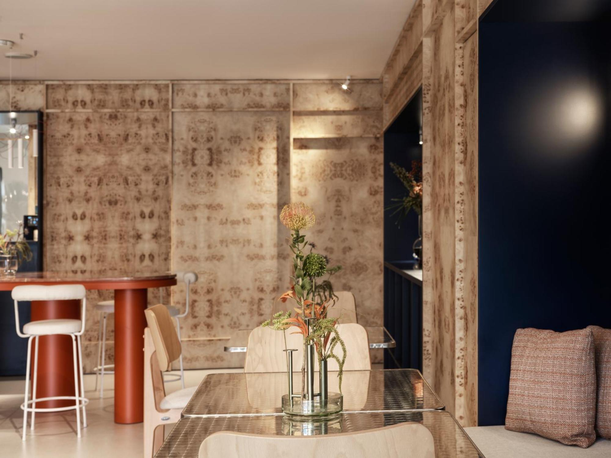 Aparthotel The Newel Acropolis 3*