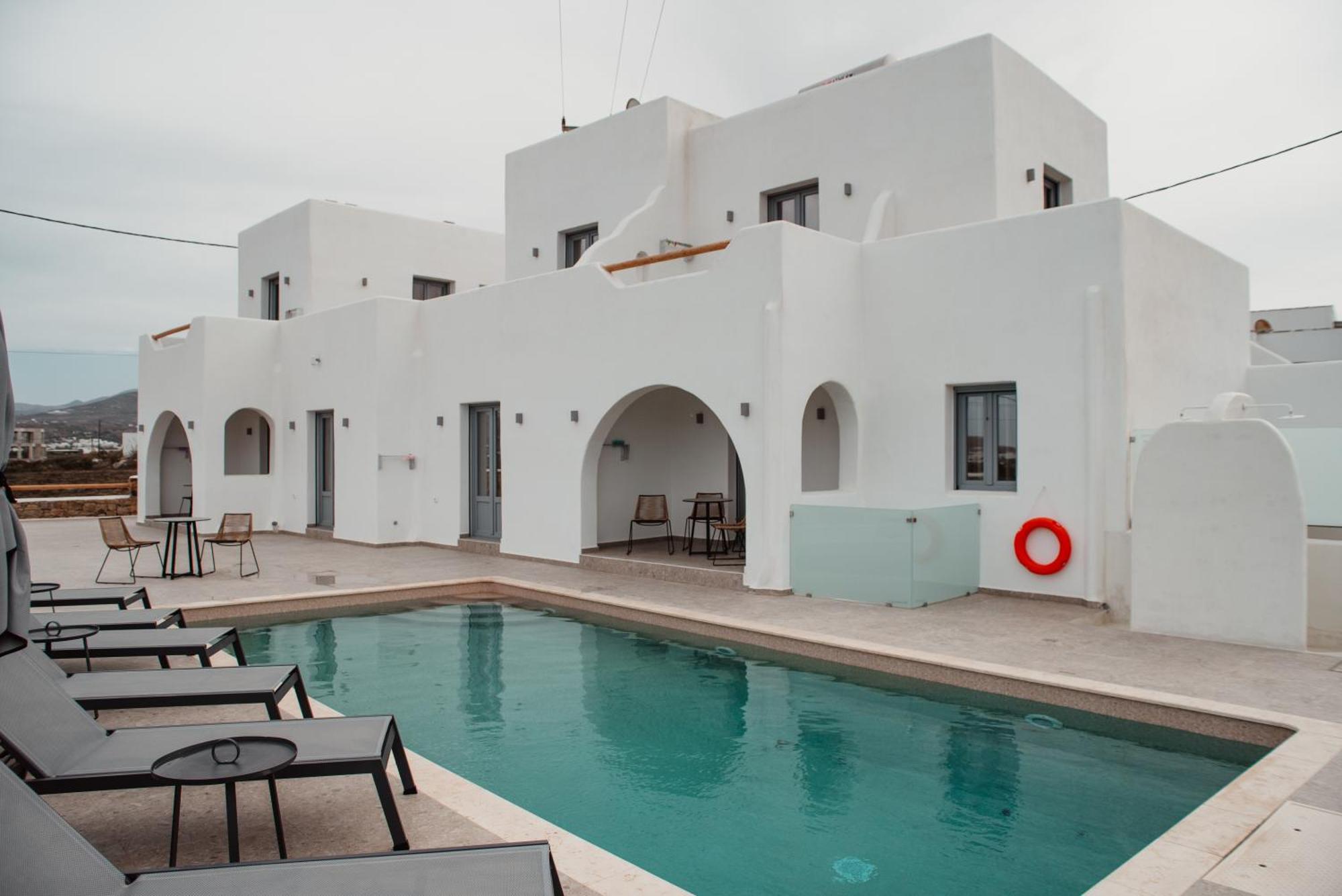 Anais Of Naxos Hotel