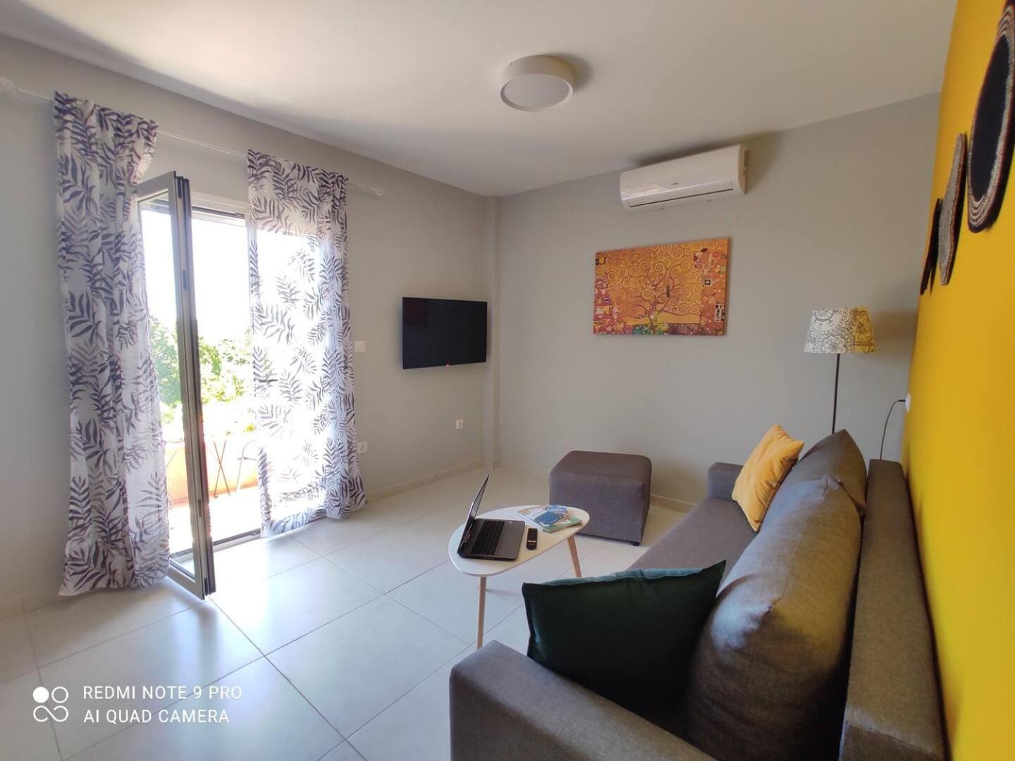 Blue & , - Corfu 1&2-3&4 * Dassia (Corfu)