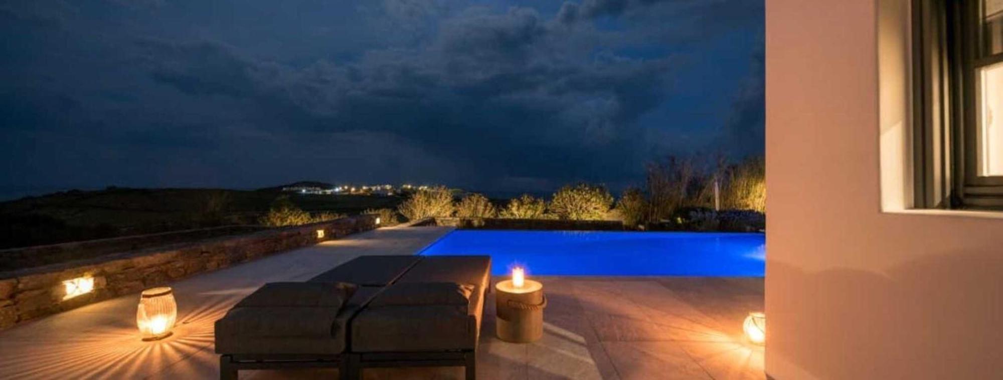 Myconian Platinum Senior & Deluxe Villa *