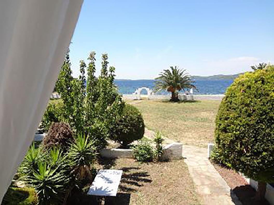 Holiday home Greek White House
