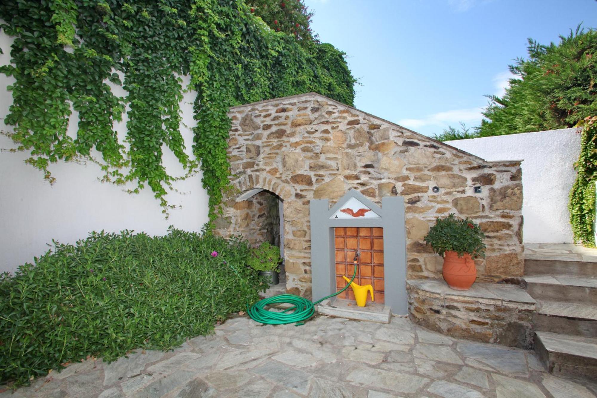 O Stolios Skopelos Town