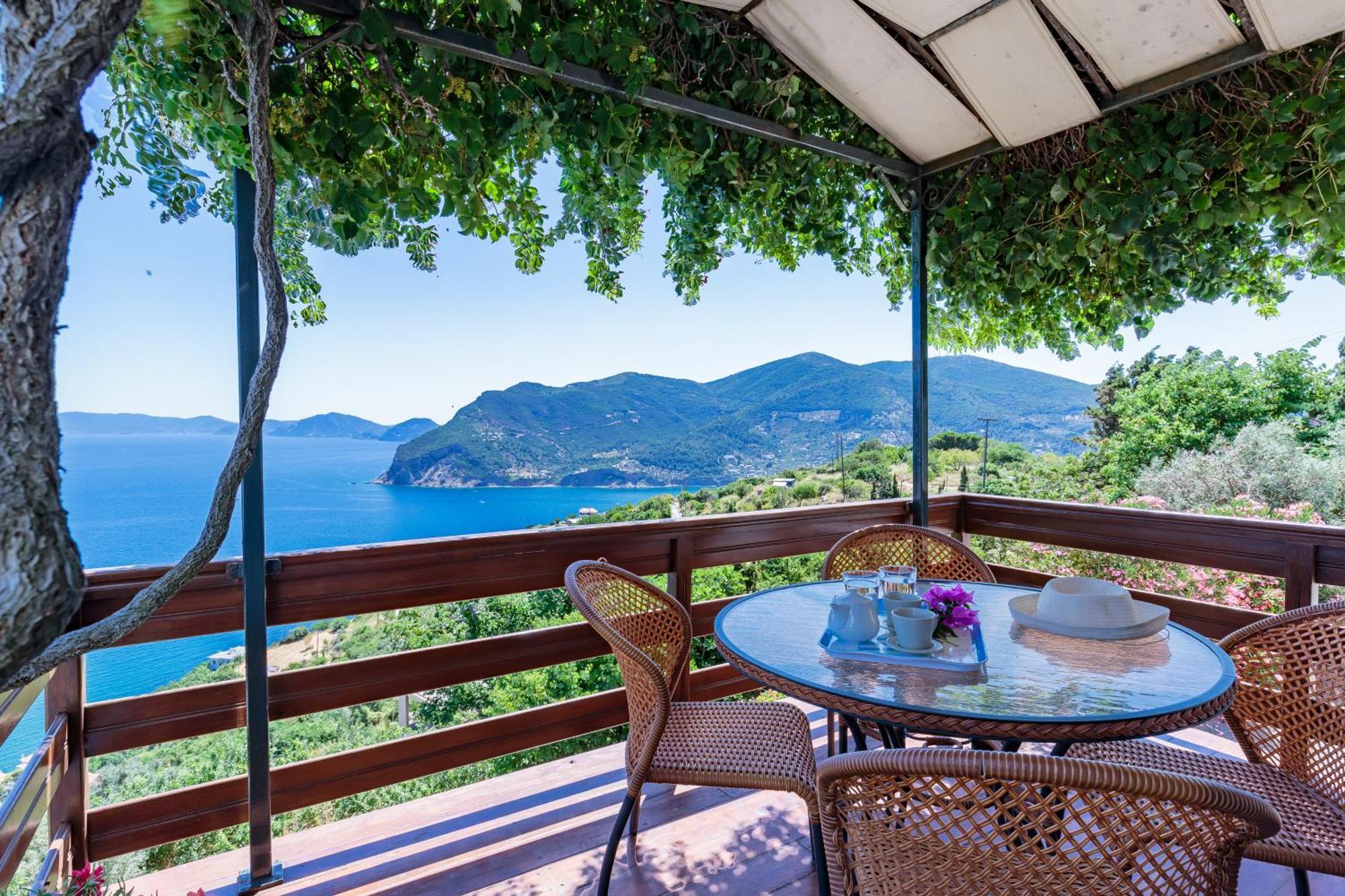 O Stolios Skopelos Town
