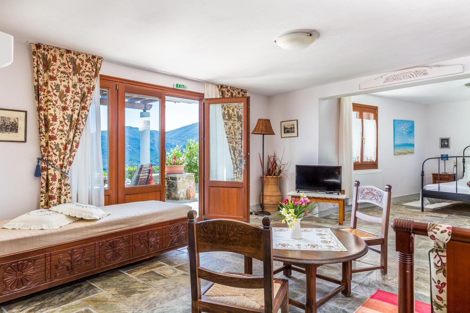 O Stolios * Skopelos Town