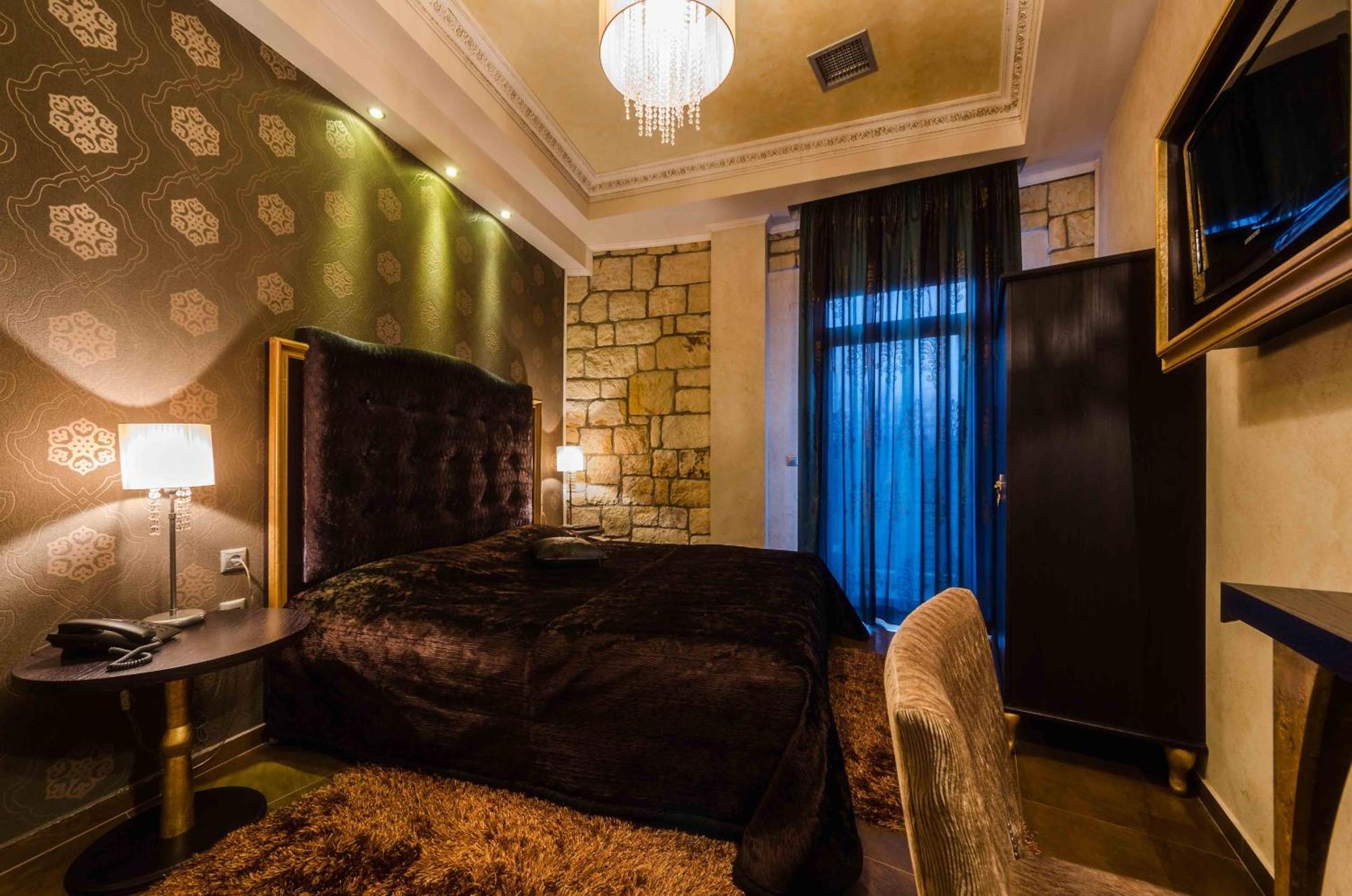Chateau Rond Boutique & Hotel 3*