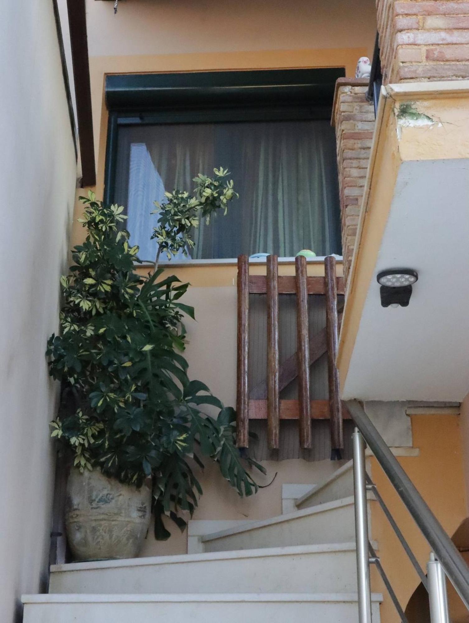 Dionysias House With A Sea View Veranda Ano Yerakarion