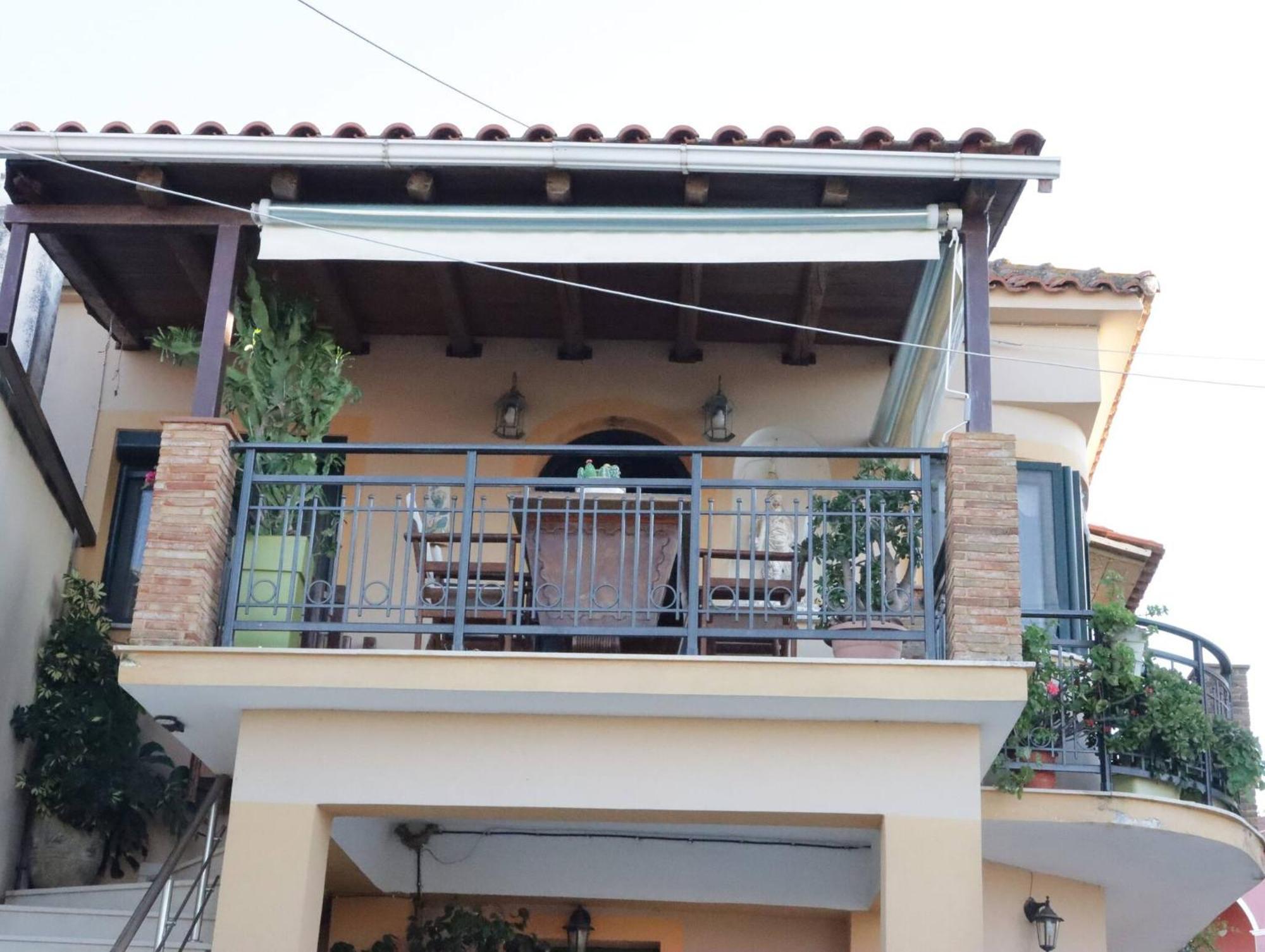 Dionysias House With A Sea View Veranda Apartment