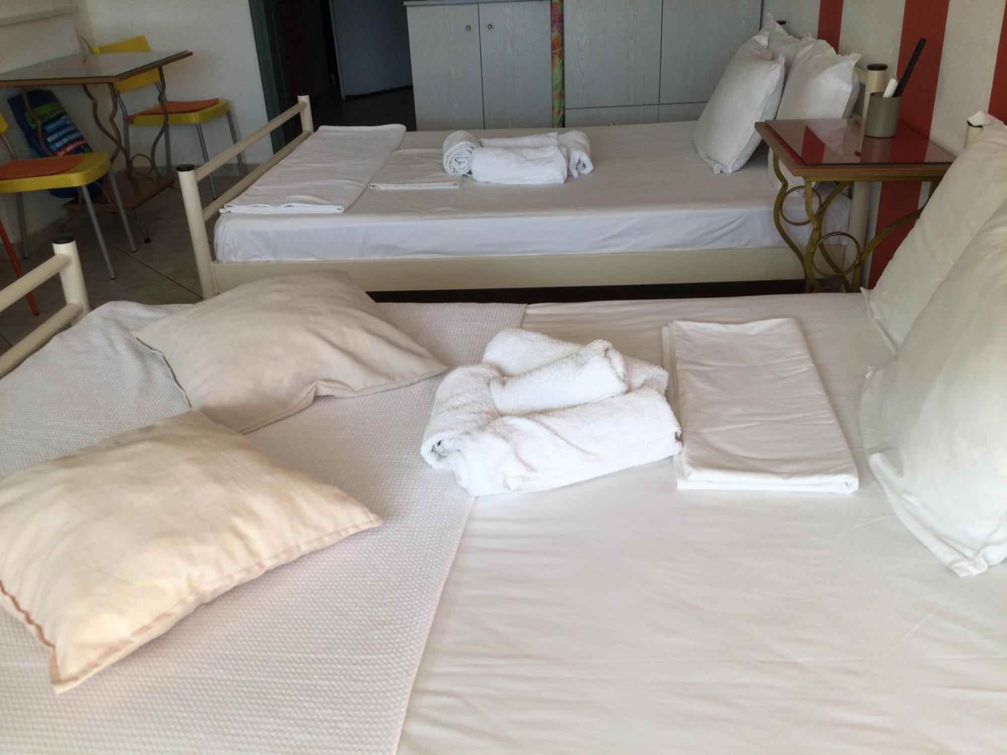 Maria's Roomstudios Flats To Let Seaside Heart Chantzara Spyropoulos Apartment *
